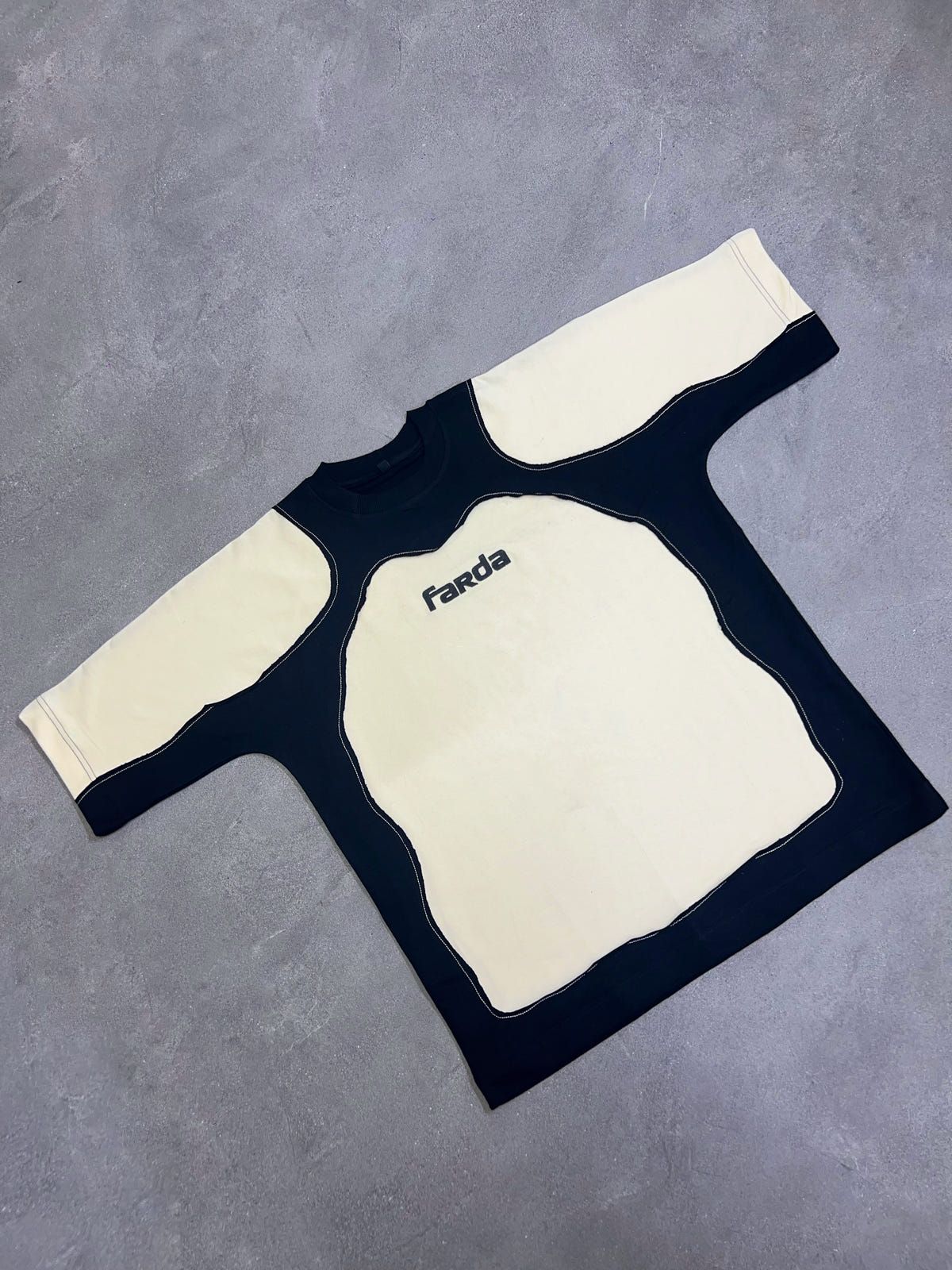 COUPLET TEE: BIEGE/BLACK - image 1