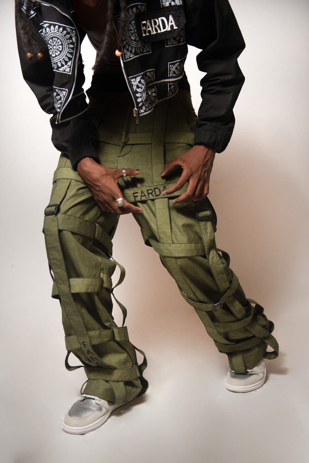 TRAP CARGOS: OLIVE - image 4