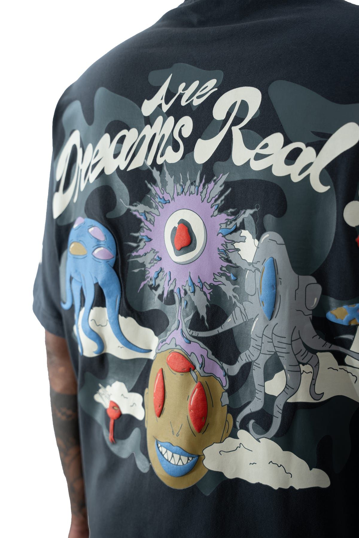 DREAMS TEE - image 5