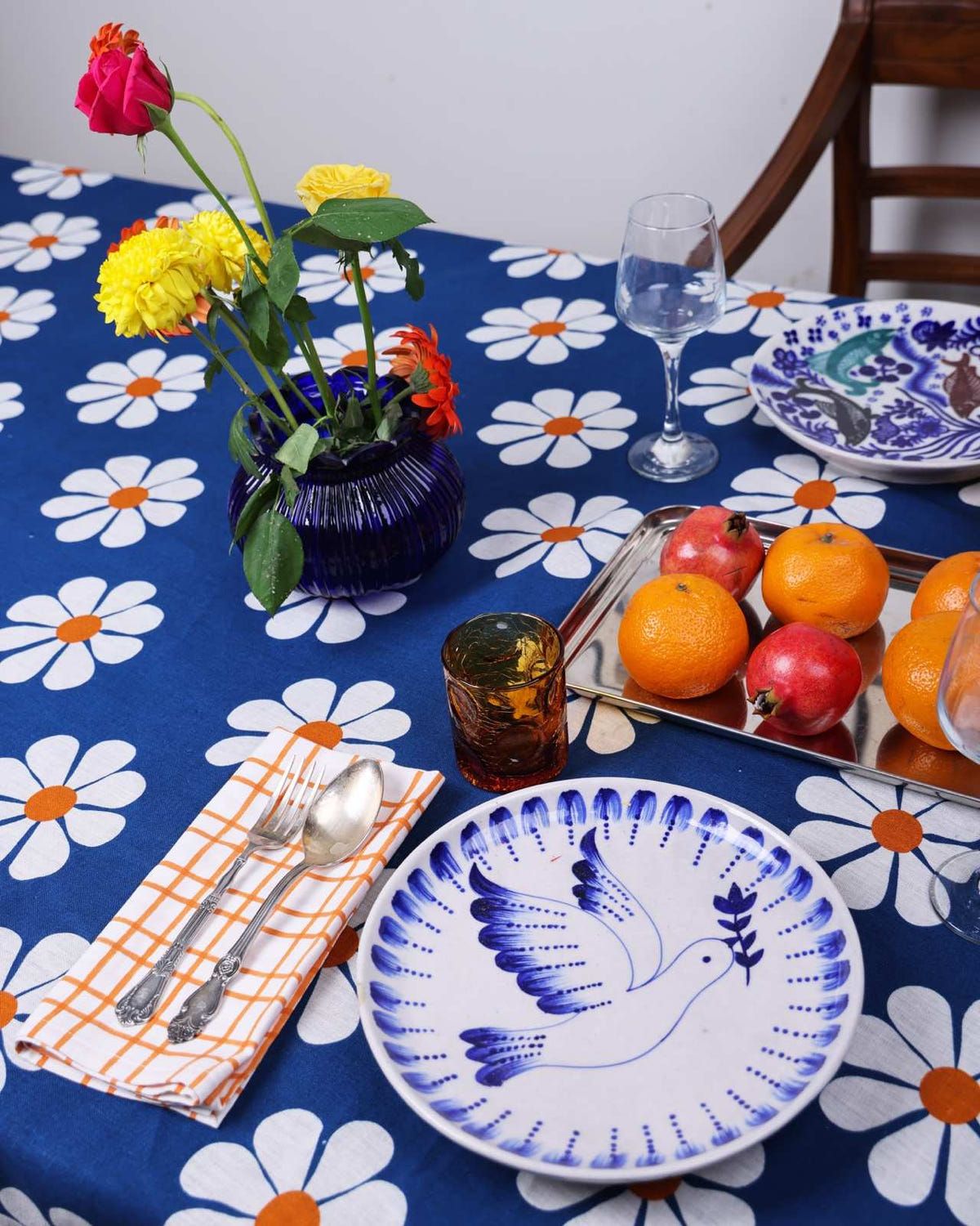 Daisy Printed Tablecloth - Indigo - image 4
