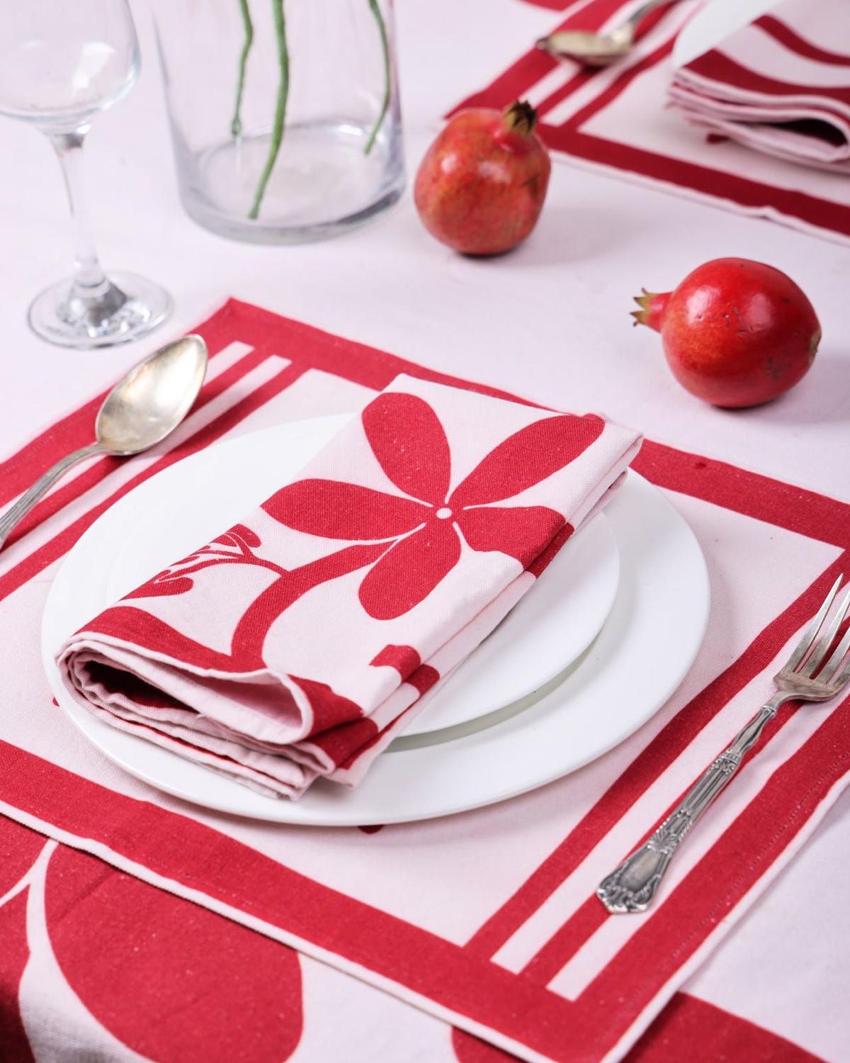 Floral Printed Tablecloth - image 3
