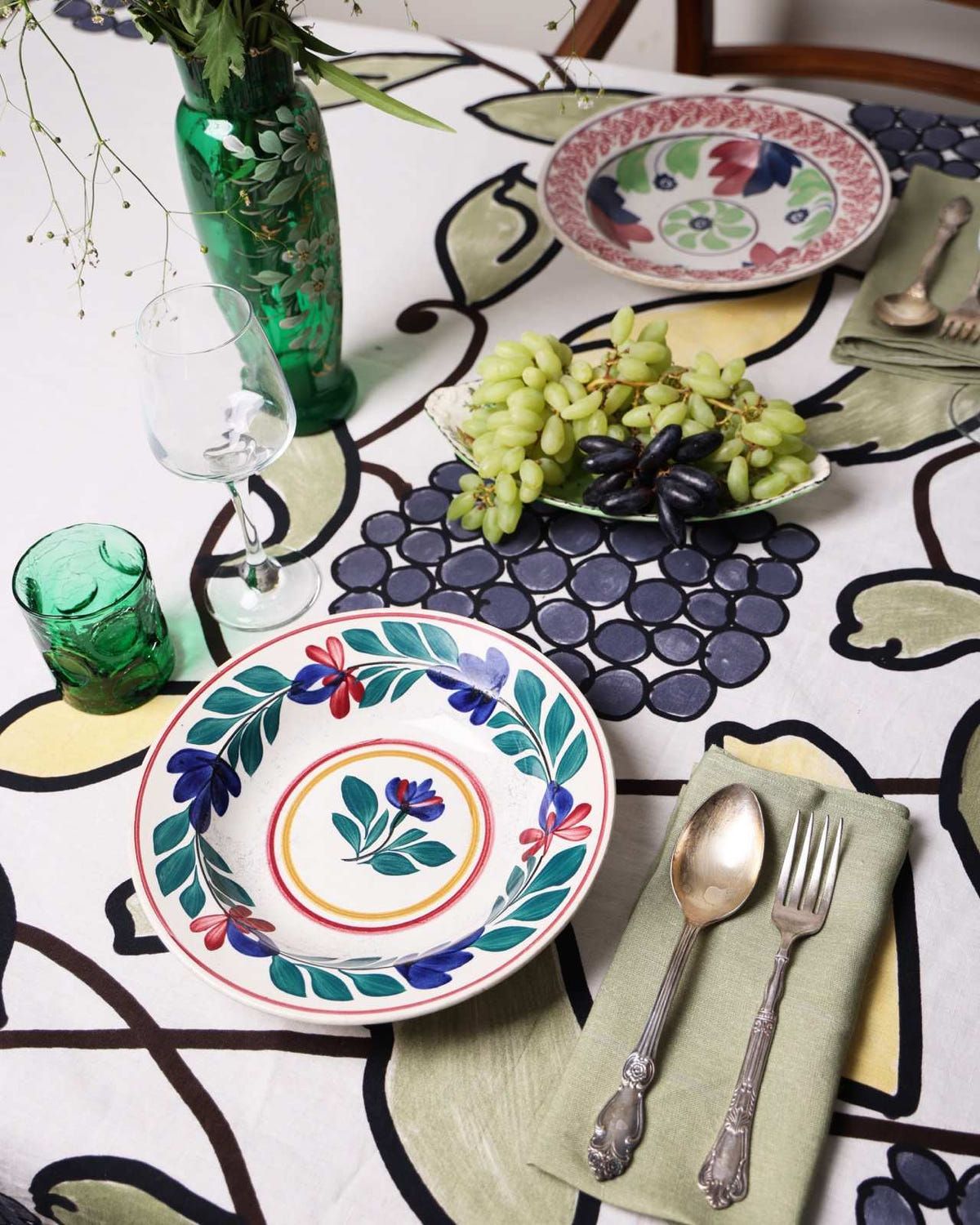 Grape Vine Tablecloth - image 4