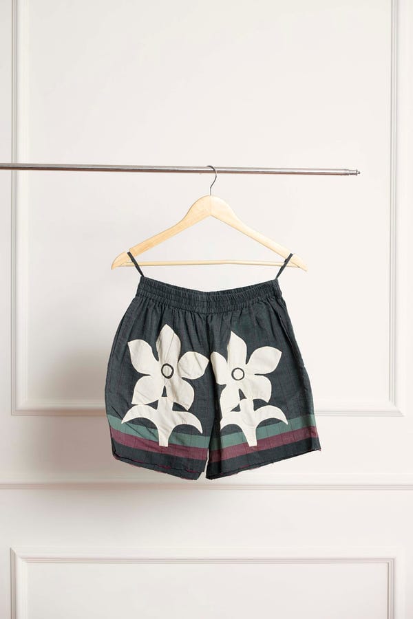 Harago — Floral Appliqué Shorts