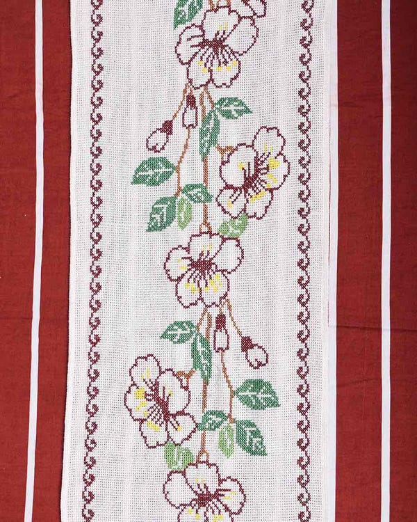 Harago — Floral Cross Stitch Embroidered Table Runner