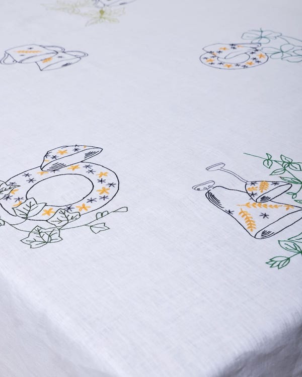 Harago — Vintage Embroidered Tablecloth