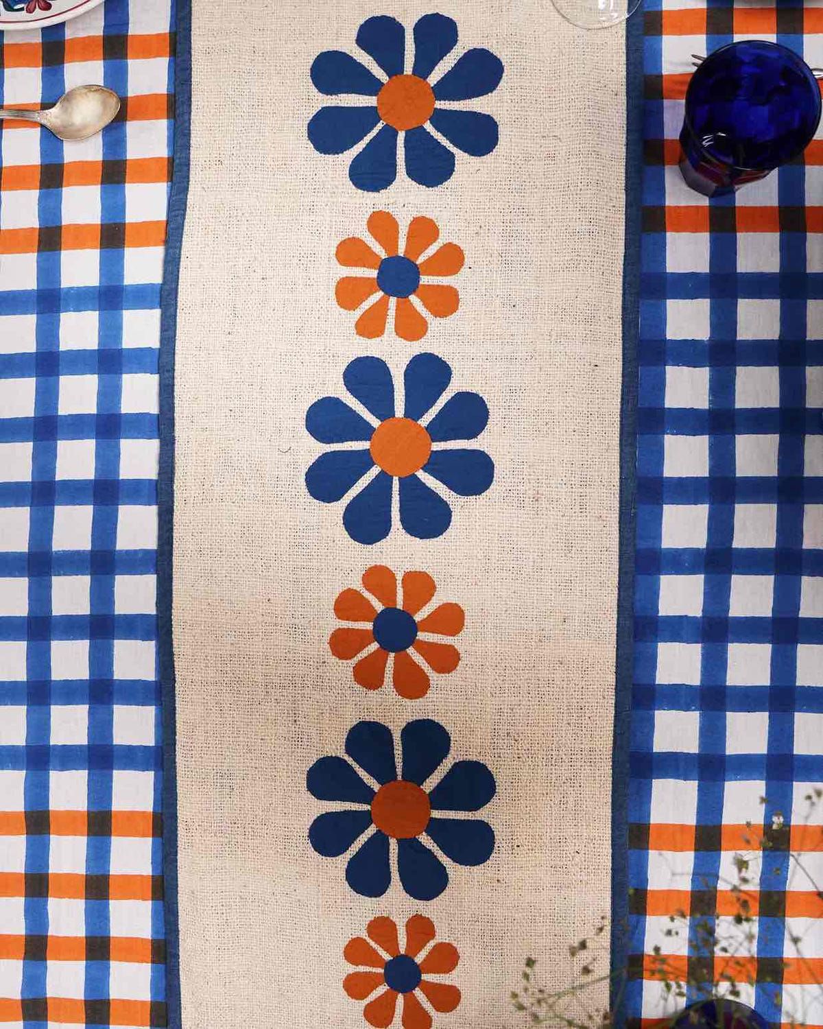 Daisy Appliqué Table Runner - image 3