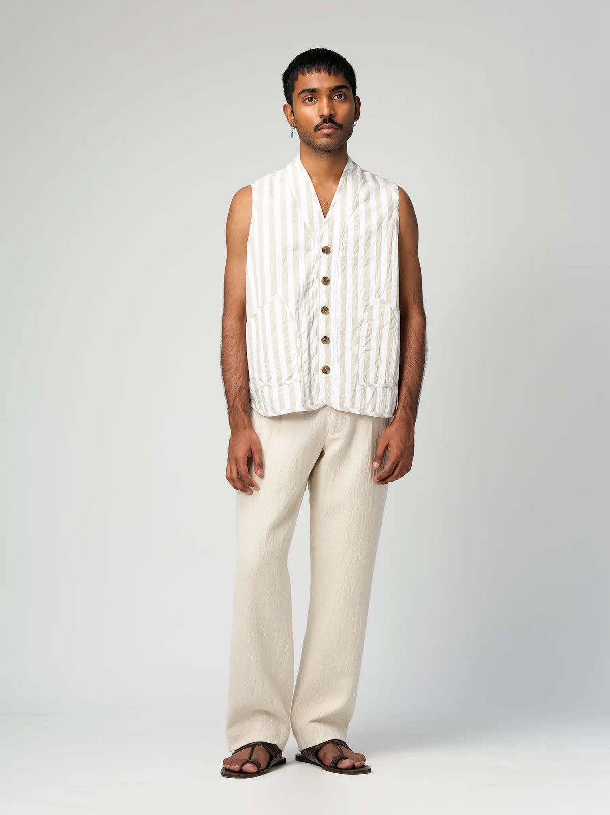 IT.025.16.143 VEST - image 3