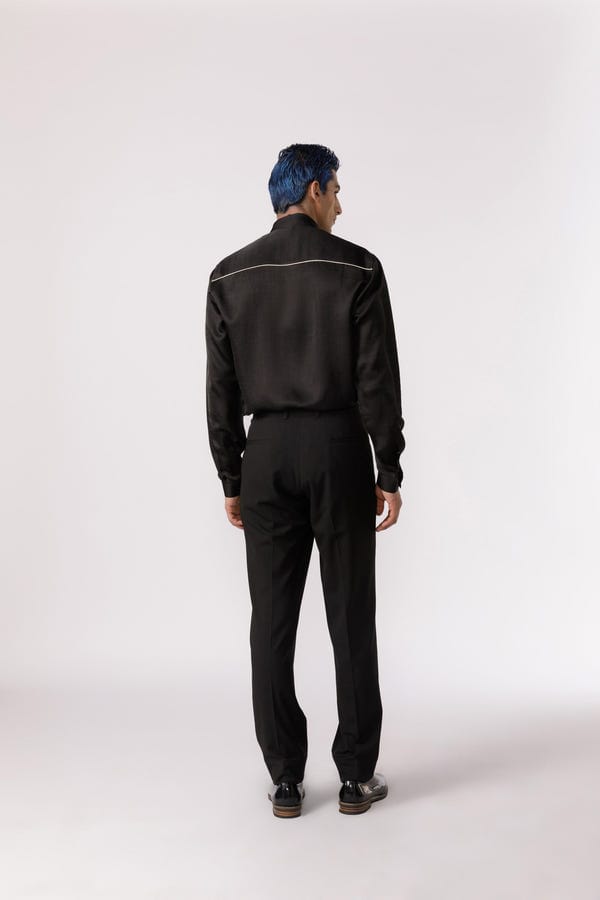 Line out Line — Ruched tie up neck shirt