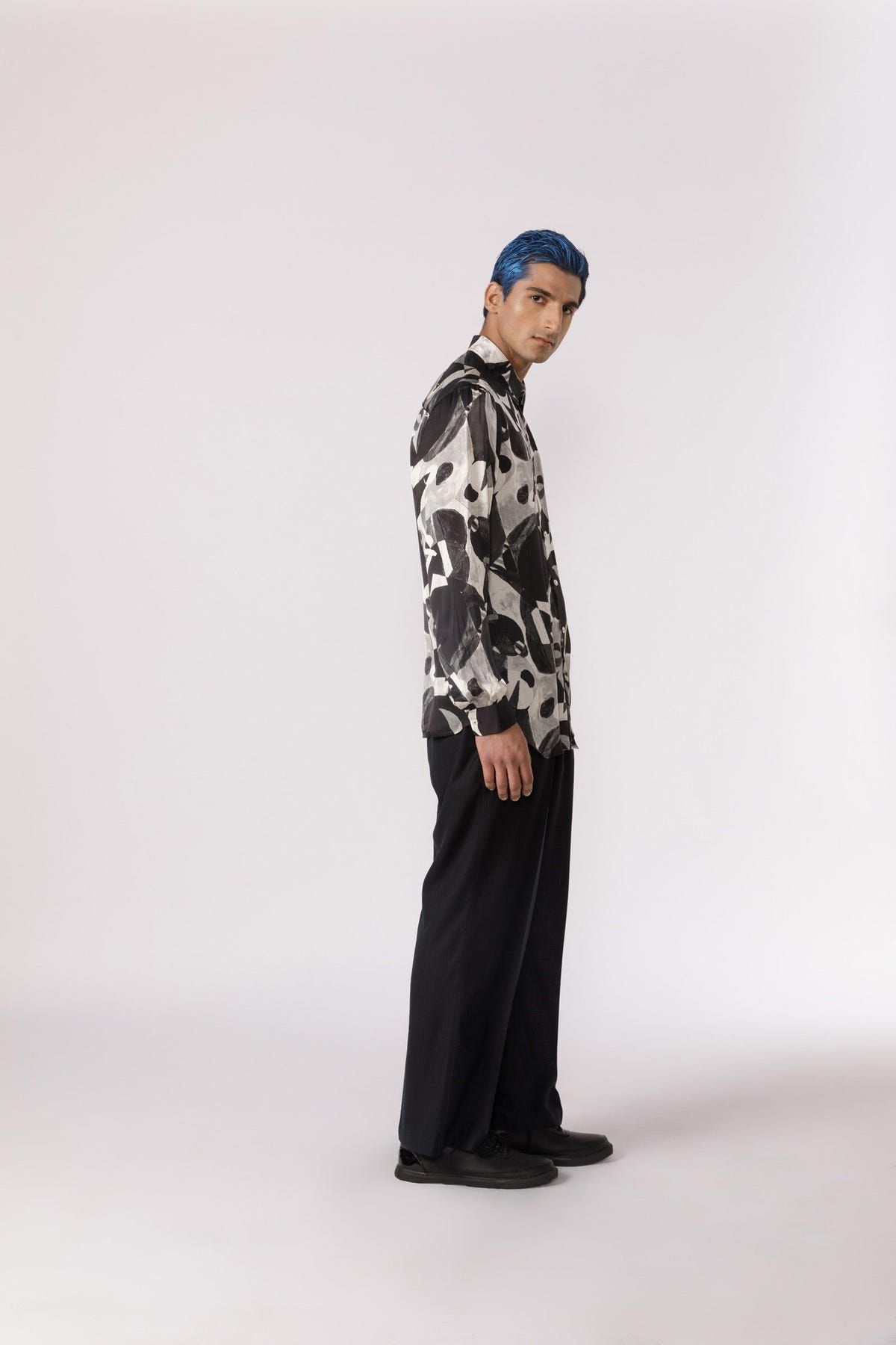 Abstract black and white printed shirt - image 3
