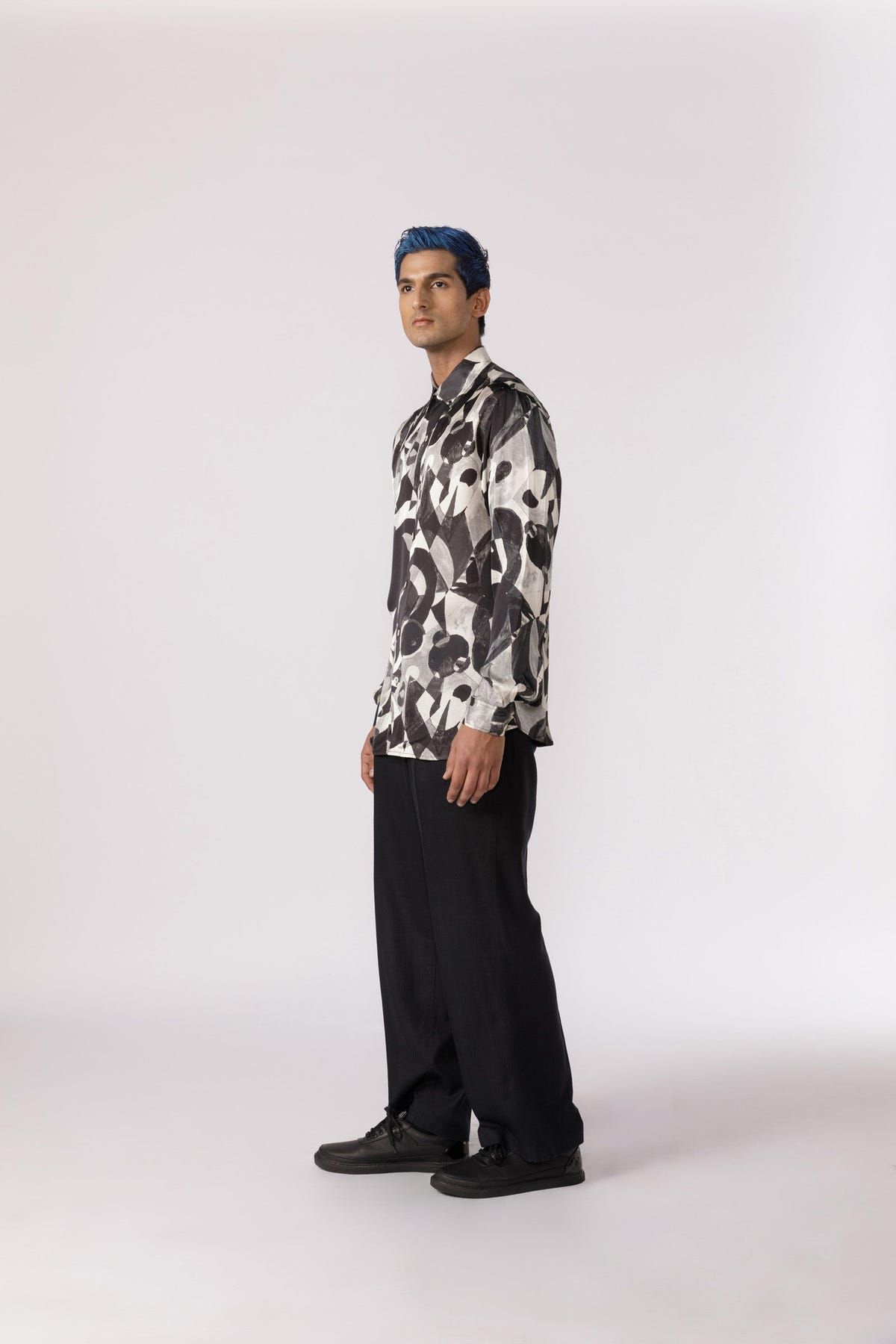 Abstract black and white printed shirt - image 4