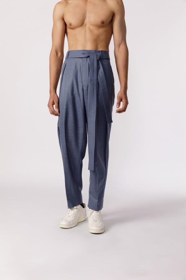 Line out Line — High waisted Pleated pants