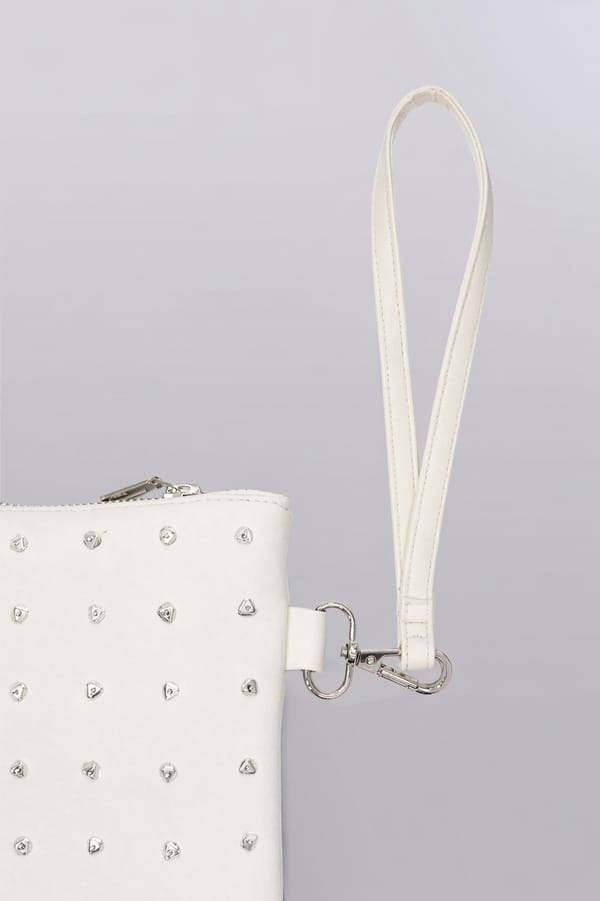 Line out Line — Rivetline Clutch White