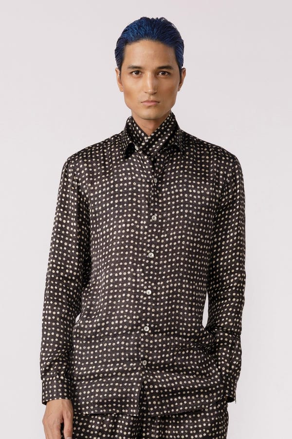 Line out Line — Polka dot printed shirt