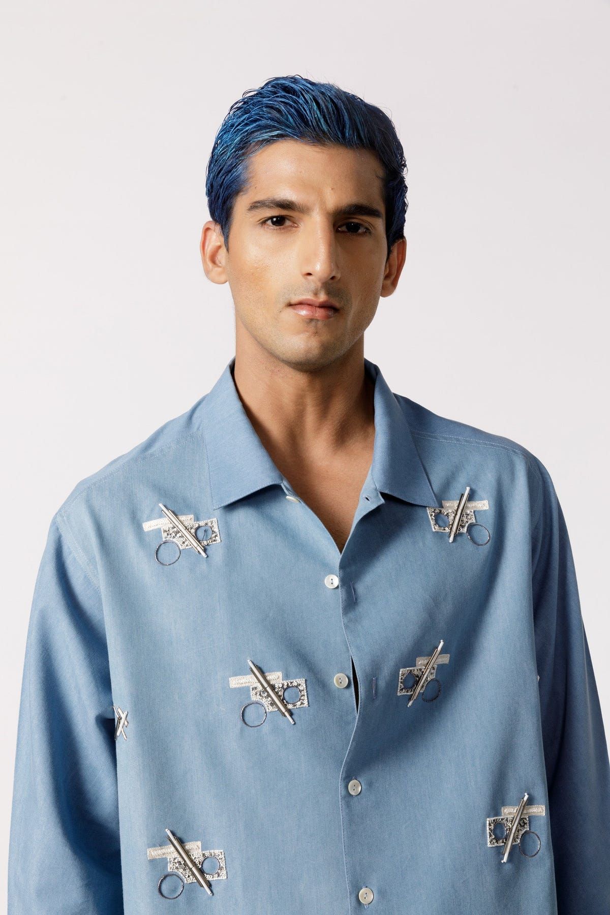 Oversized embroidered shirt - image 2