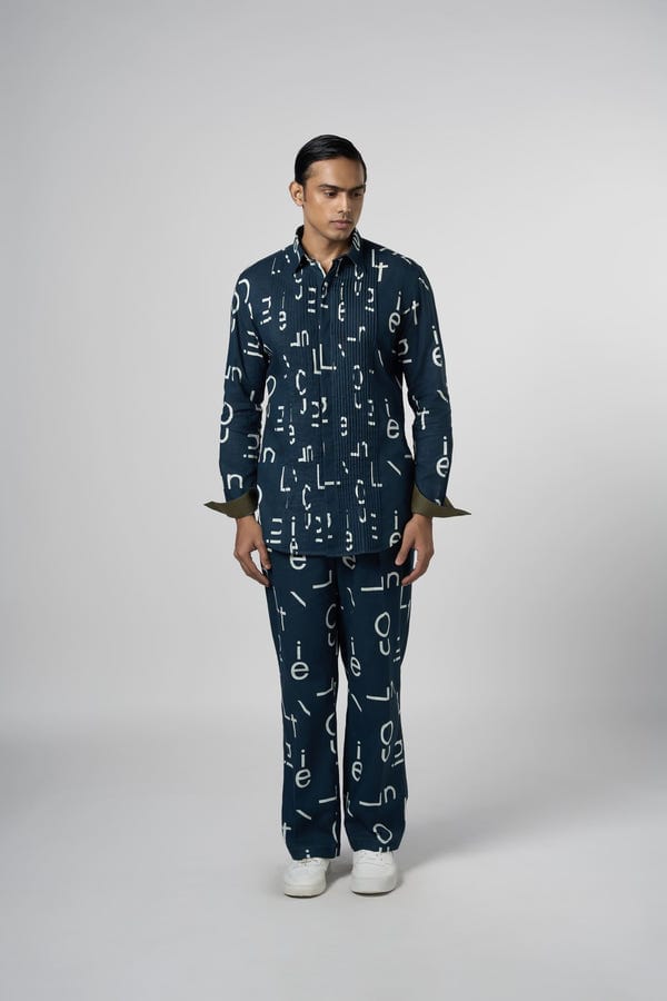 Line out Line — Singature Print Night Shirt