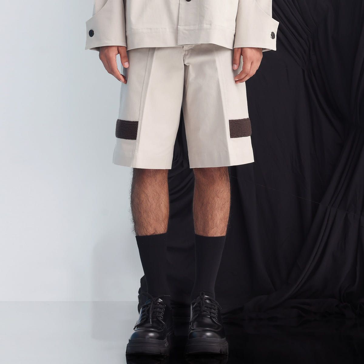 Off White Summer Shorts - image 6