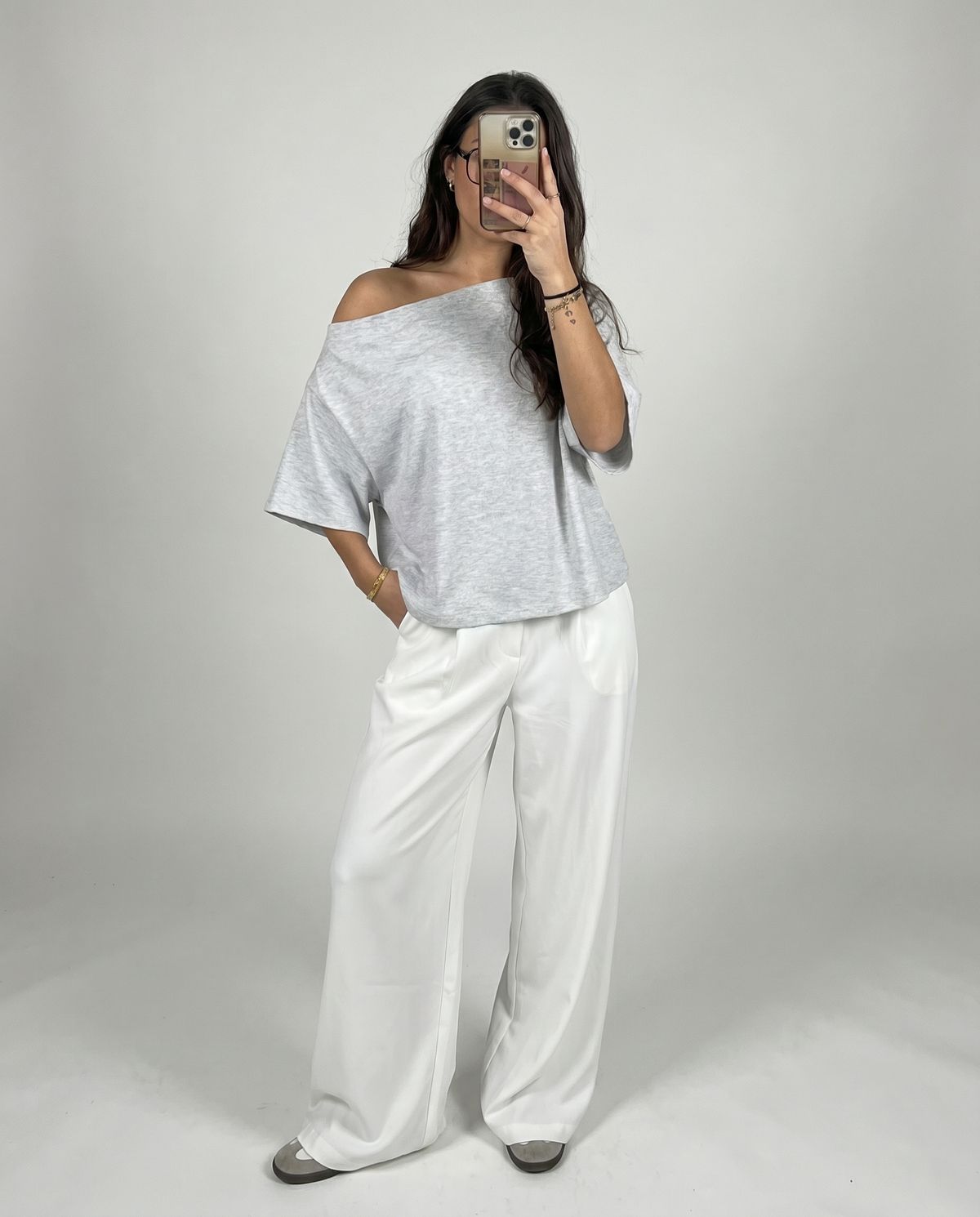 Late Checkout Off Shoulder Grey - image 7