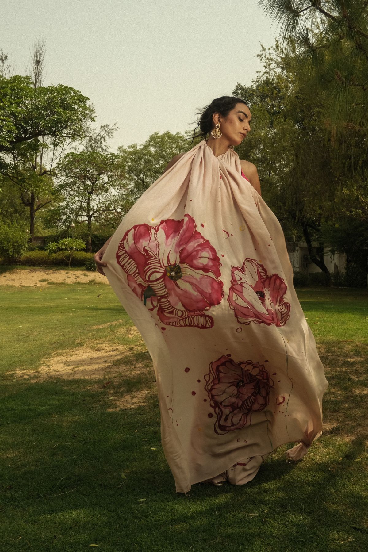 Hibiscus Crepe Saree - image 2