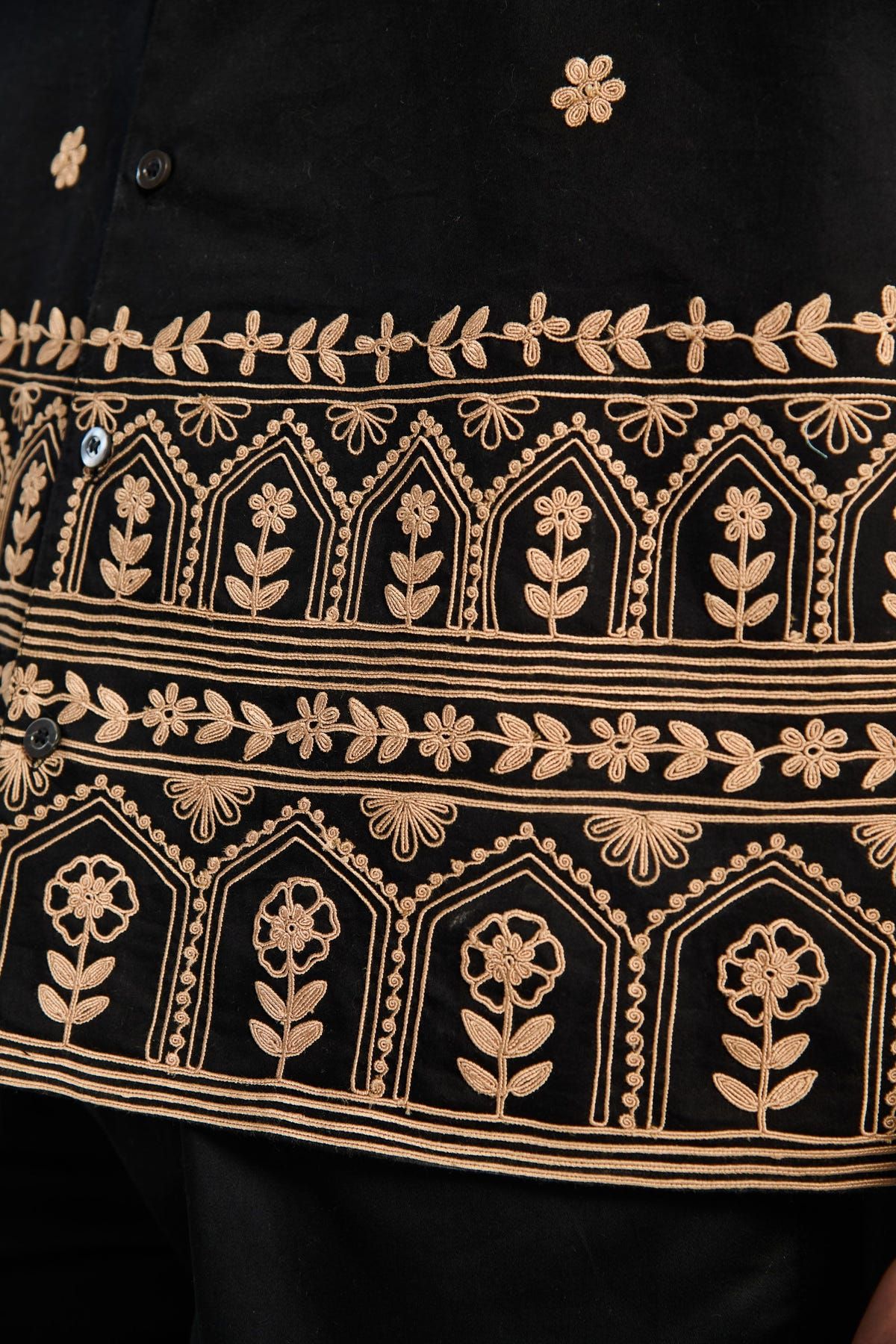 "Vintage border" embroidered shirt - image 3