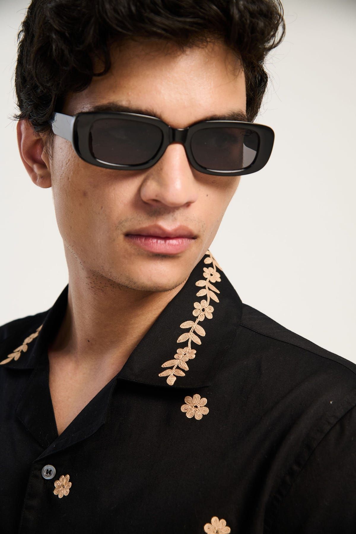"Vintage border" embroidered shirt - image 4