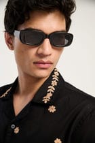"Vintage border" embroidered shirt view 4
