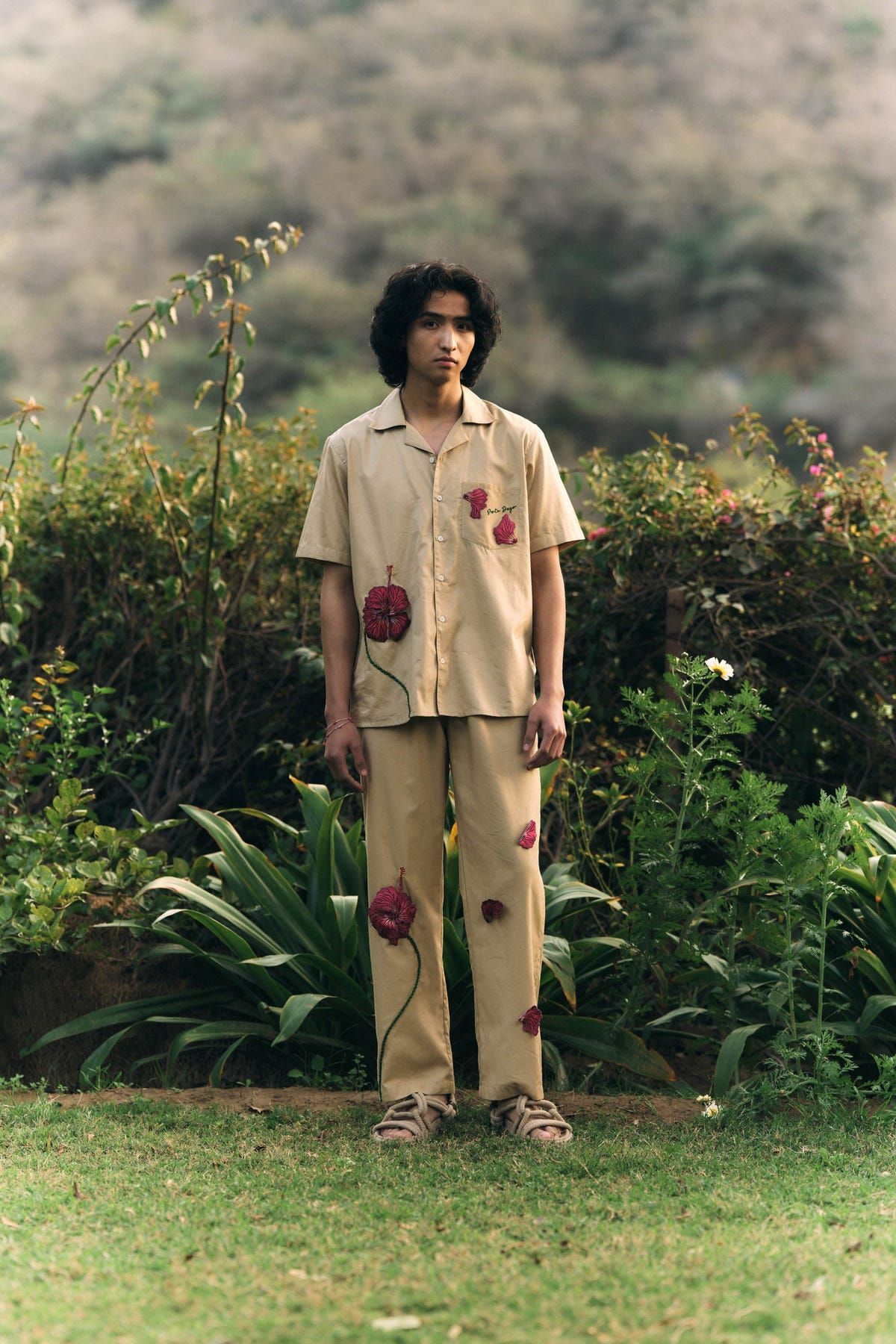 Hibiscus appliqué lounge pants - image 1