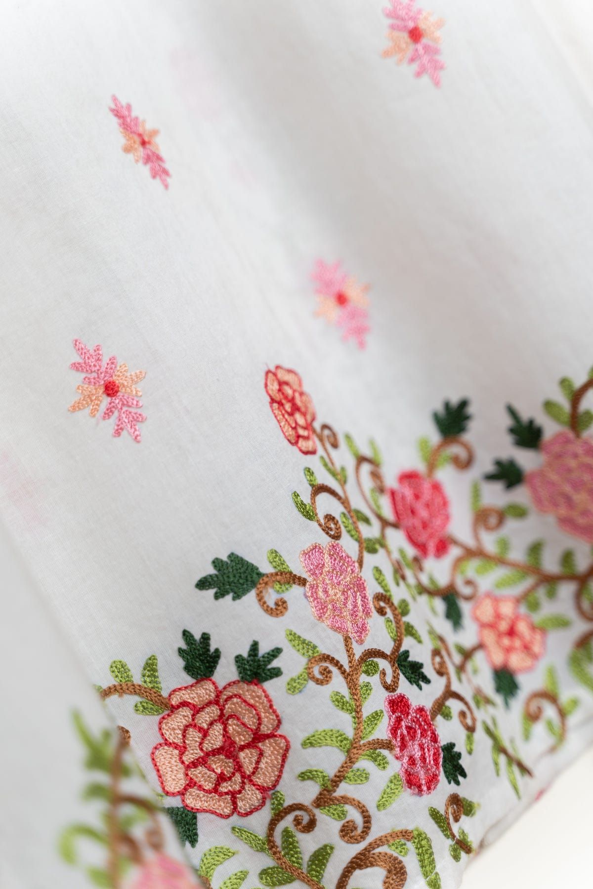 "Giardino" embroidered summer shirt - image 4