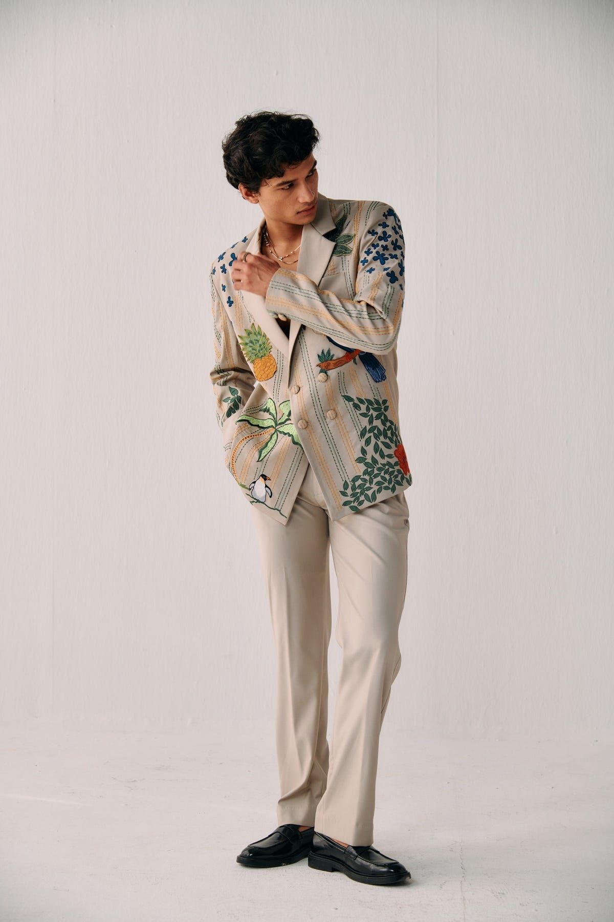 Tropical hand embroidered blazer - image 5