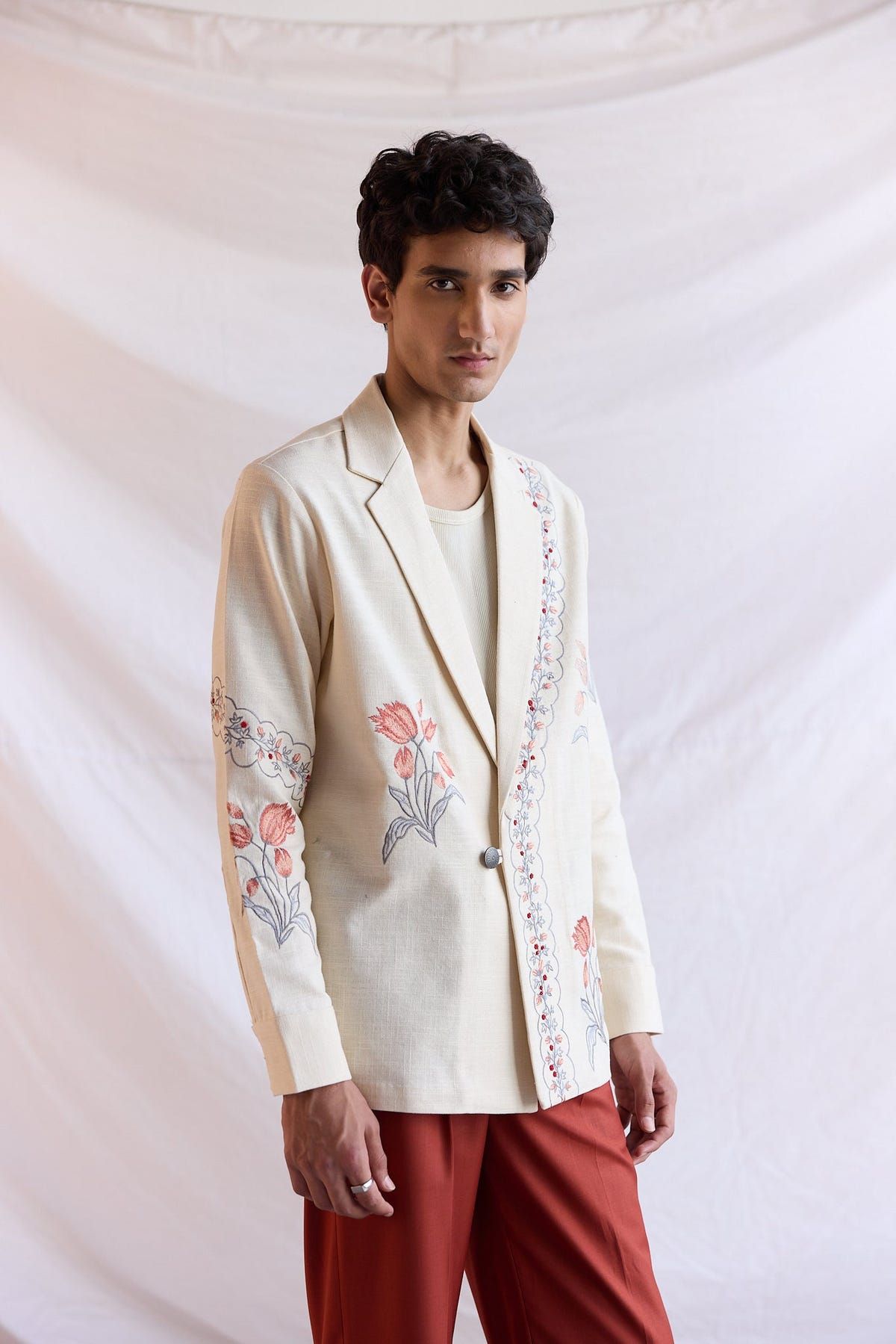 Vintage floral hand embroidered resort blazer - image 4