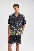 Botanical summer shorts view 3