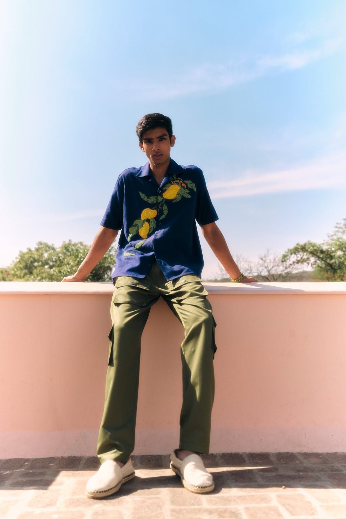 "Le Mangoes" beadwork shirt - image 4