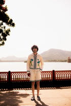 Blue lotus embroidered shorts view 5