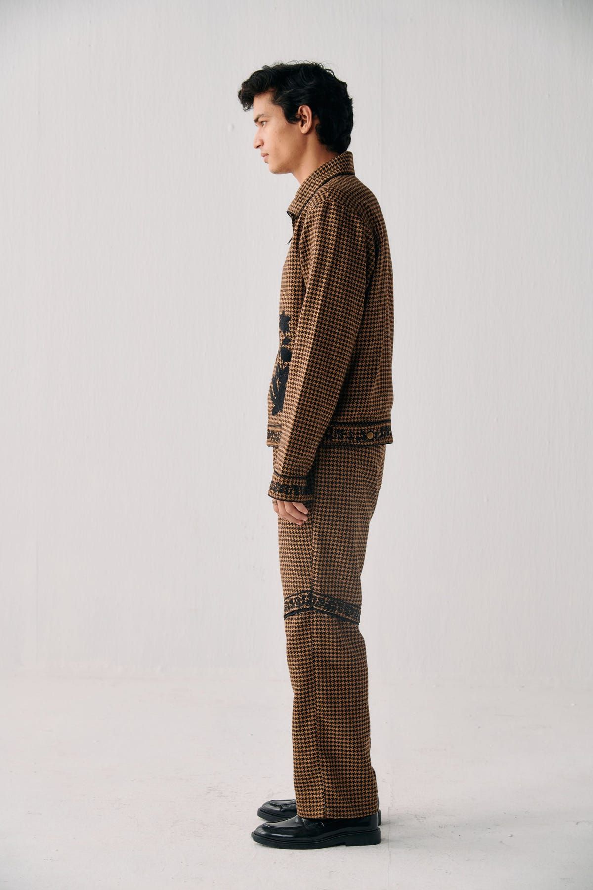 Gulmarg embroidered woolen pants - image 3