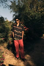 "Valley of flowers" hand embroidered Shirt view 7