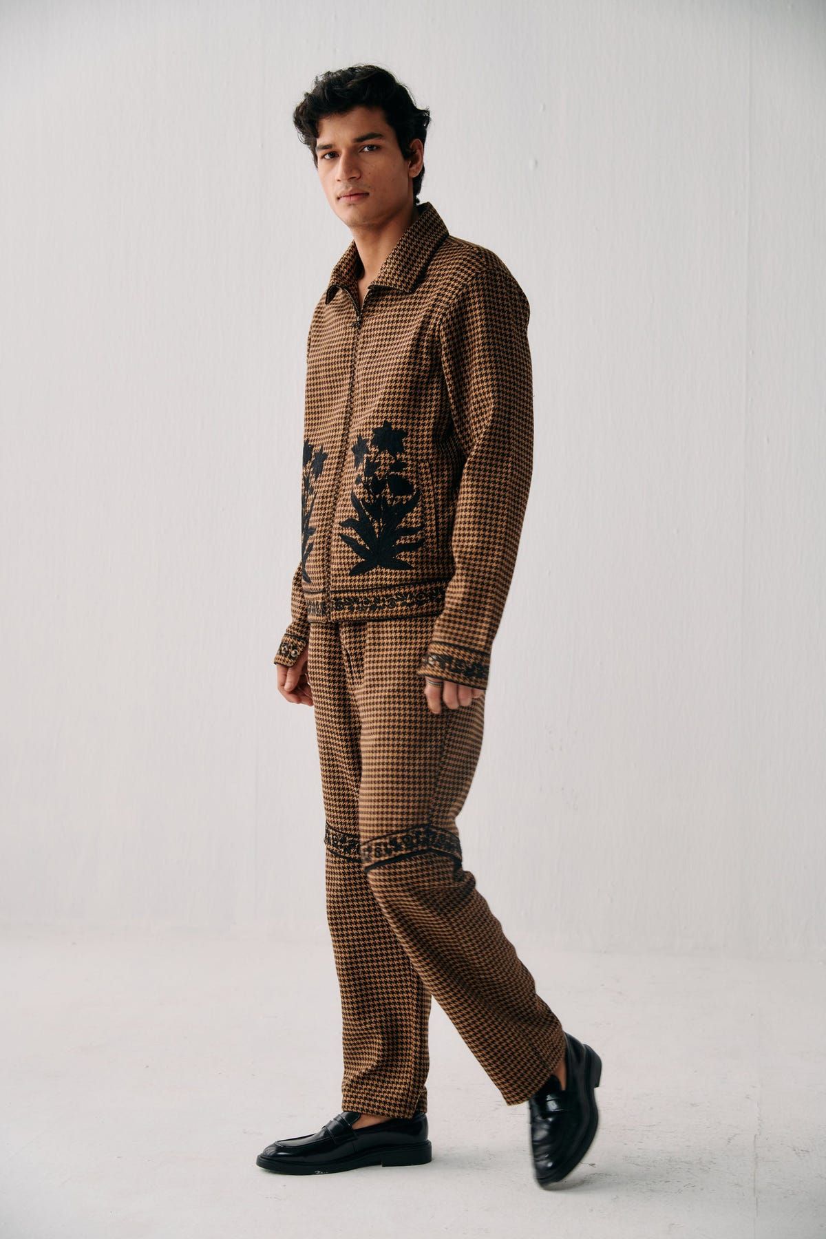 Gulmarg hand embroidered woolen jacket - image 3