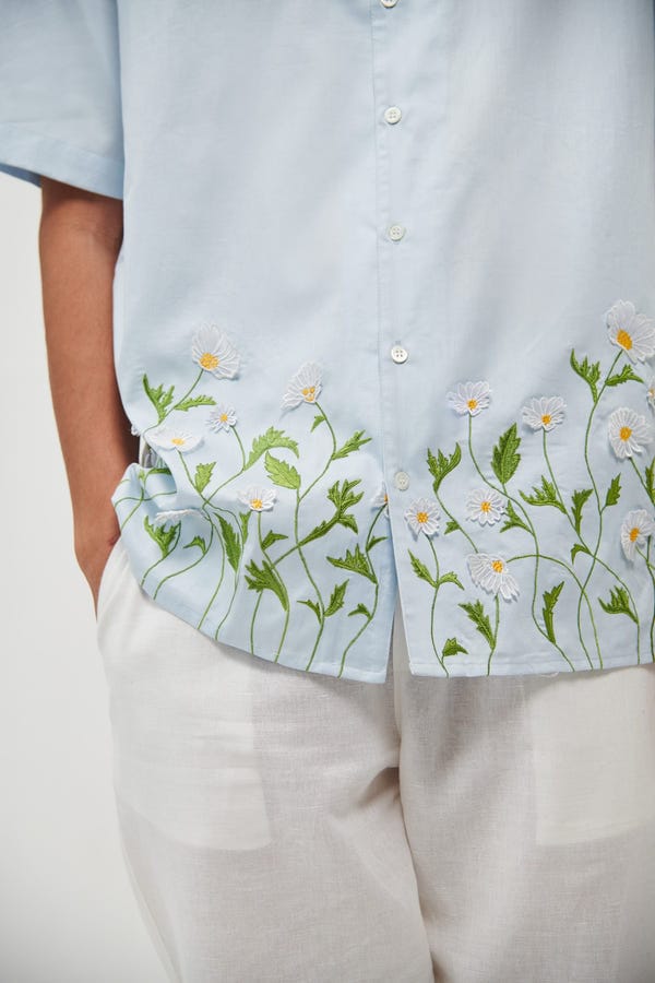 Perte D'ego — "Daisy fields" appliquè  shirt- Baby Blue