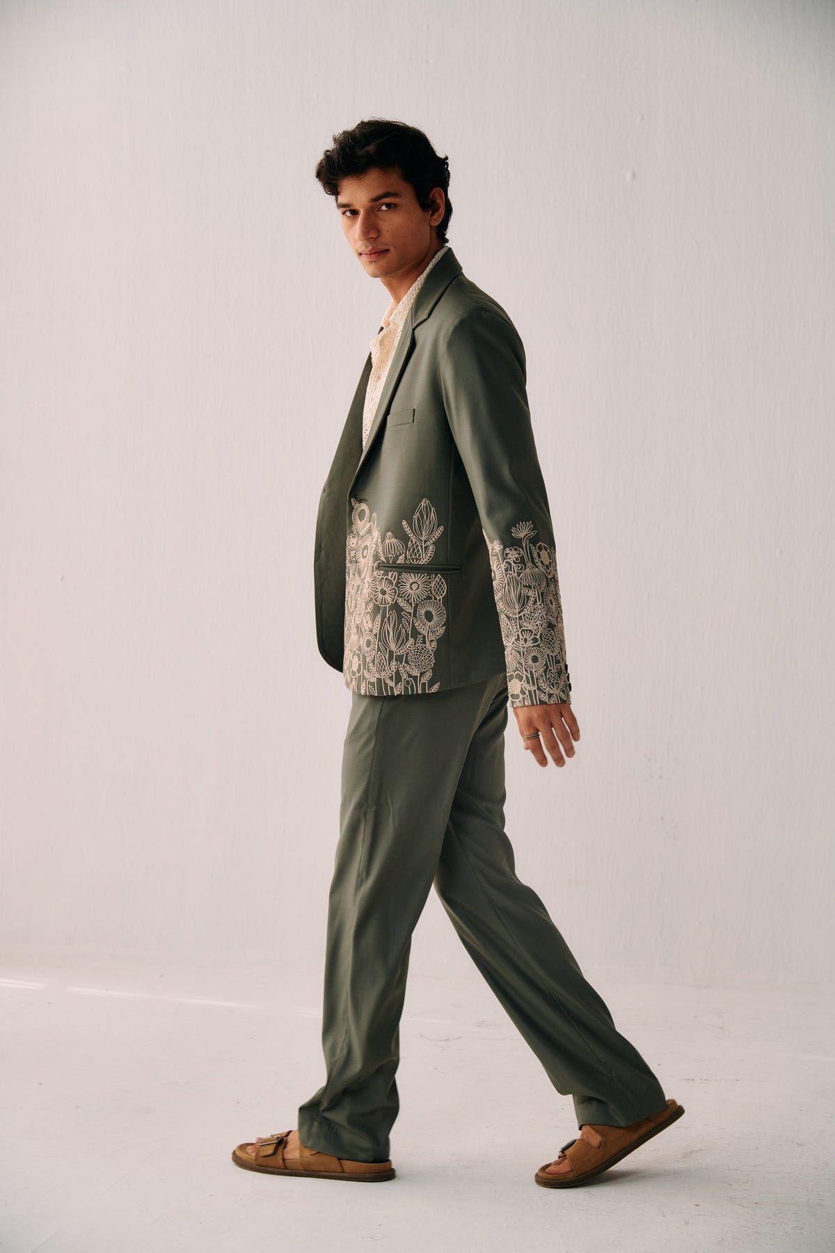 Floral embroidered blazer-Sage green - image 4
