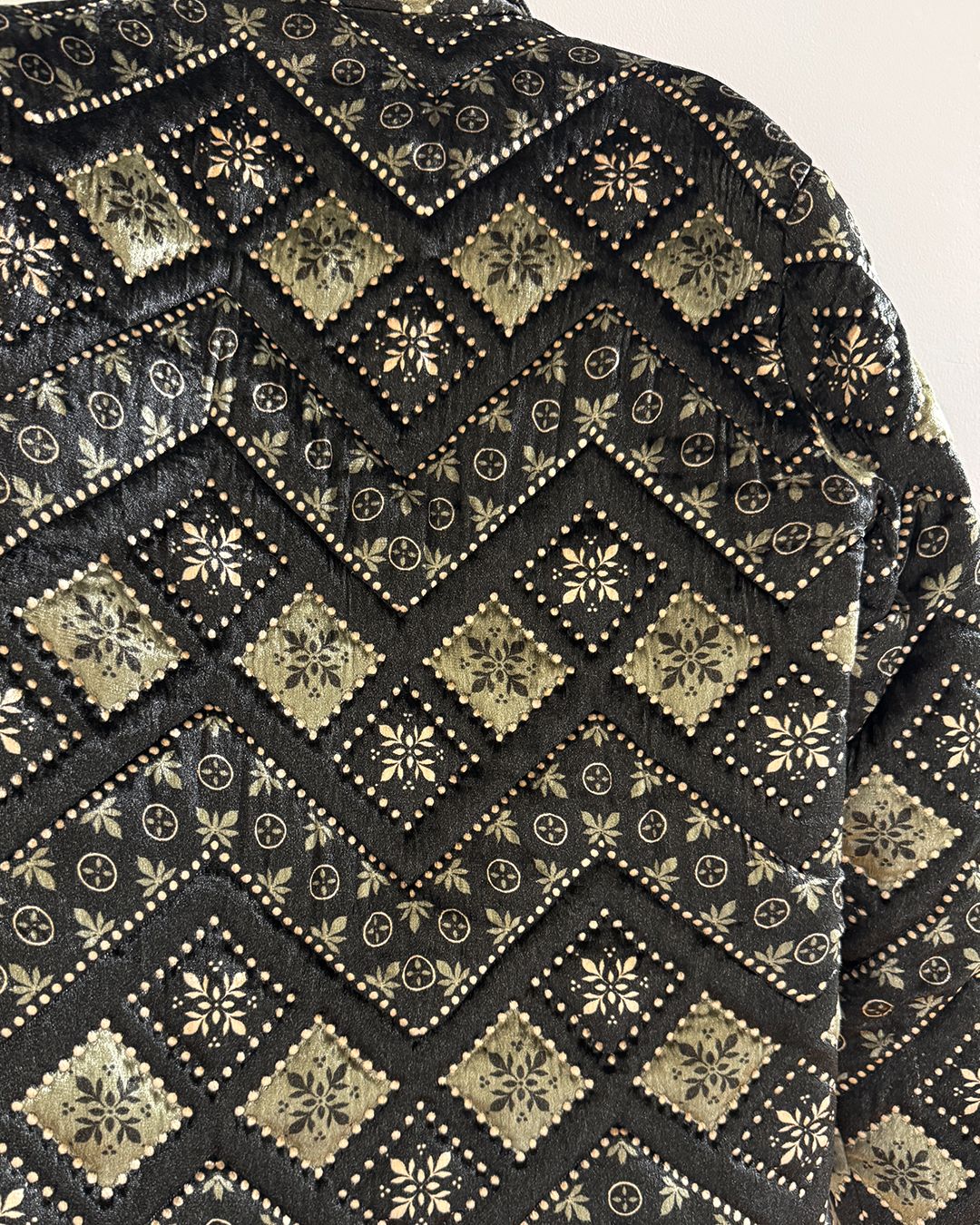 Chevron stripes quilted jacket - image 2