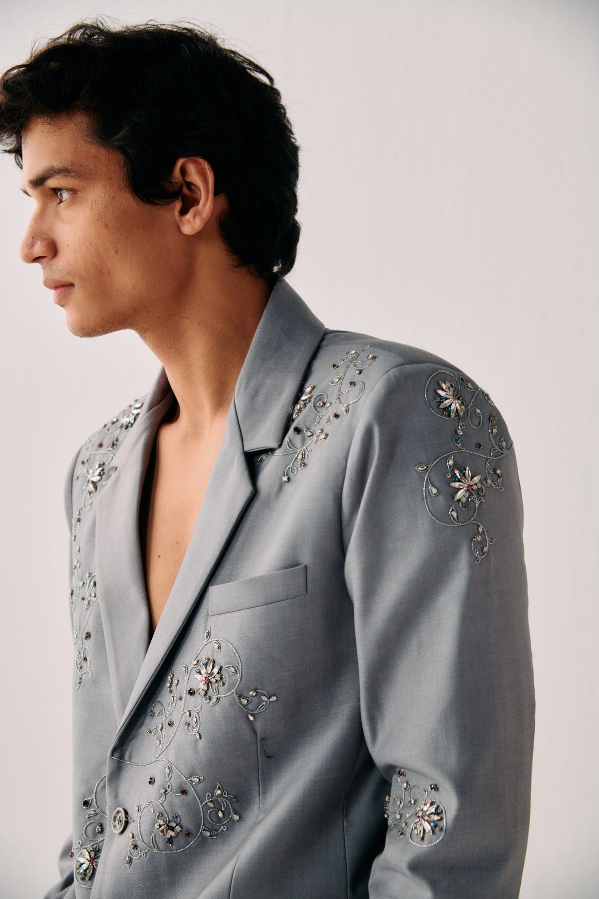"Le cannes" hand embroidered blazer - image 4
