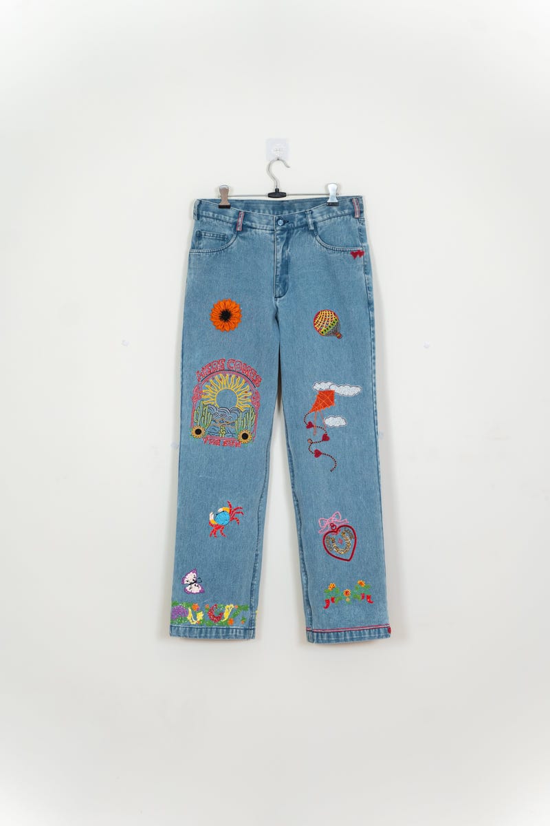 "Le scrapbook" hand embroidered straight fit jeans
