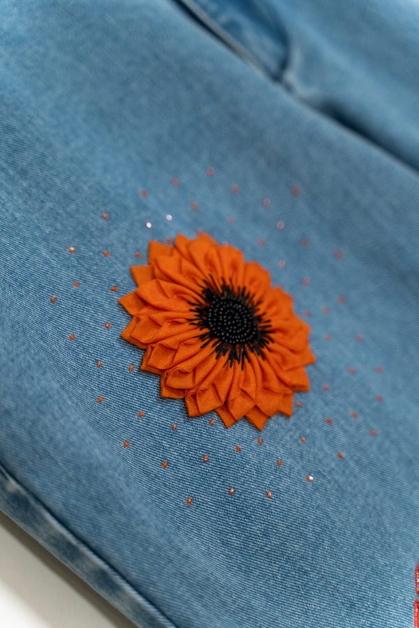 Perte D'ego — "Le scrapbook" hand embroidered straight fit jeans