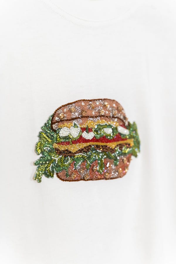 Perte D'ego — "Le Burger" hand embroidered T-Shirt