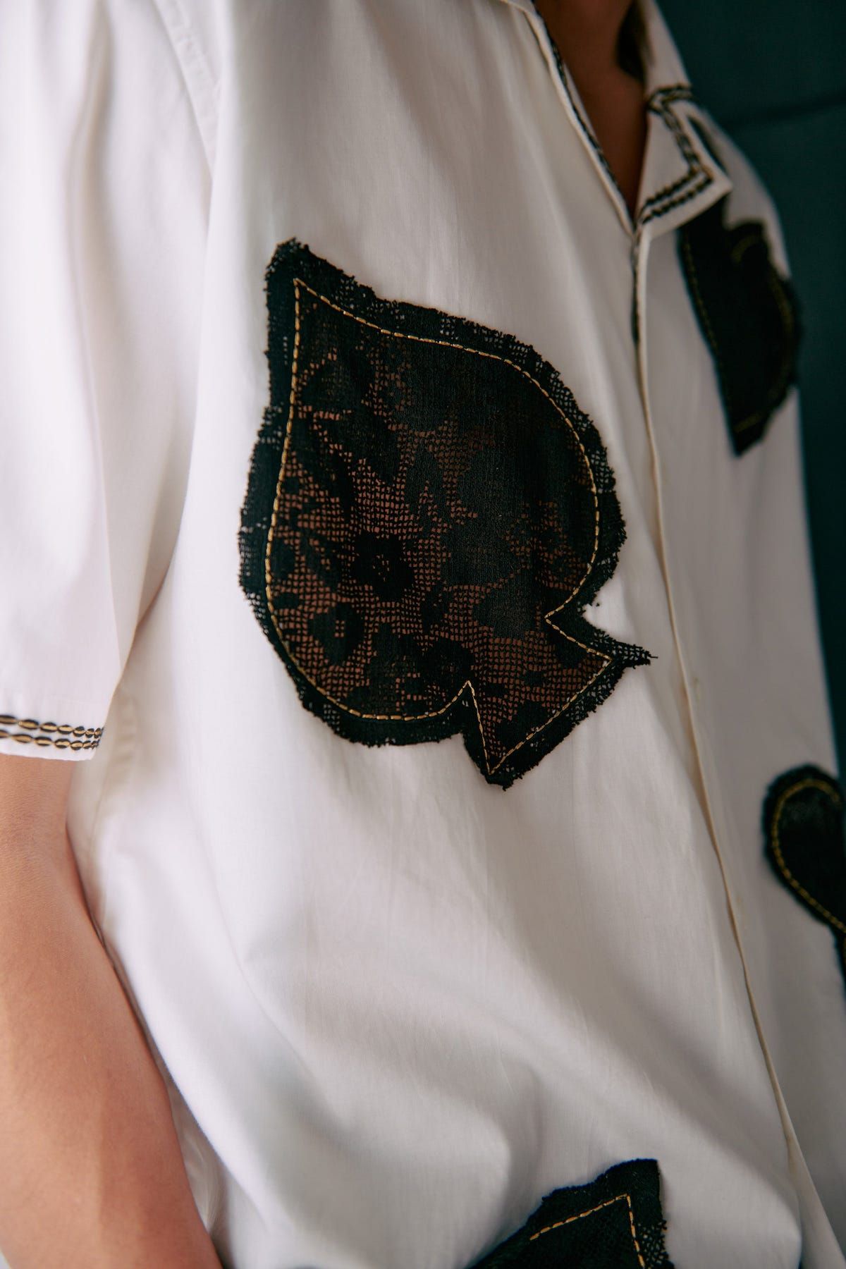 Monte carlo appliqué shirt - image 3