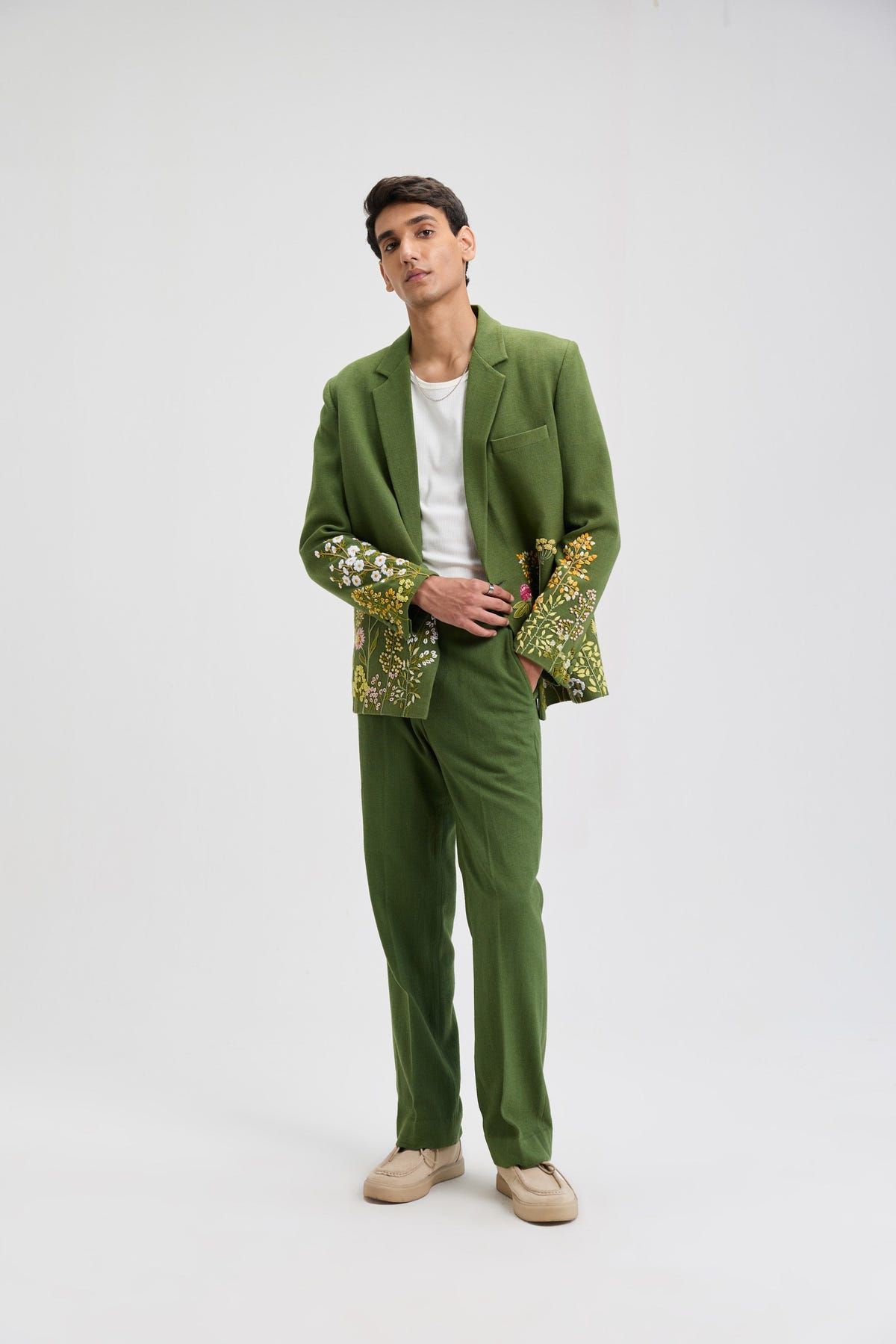 "Garden of love" hand embroidered resort blazer - image 5