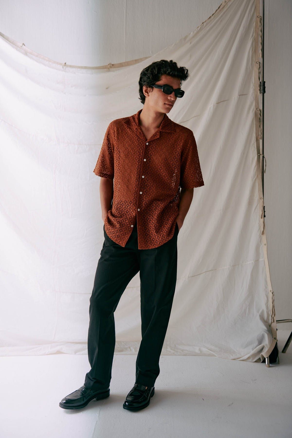 Brown lace shirt - image 3