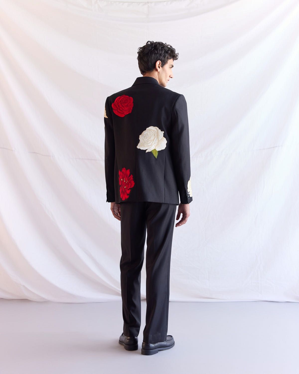 "Floral Reverie" hand embroidered Blazer - image 4