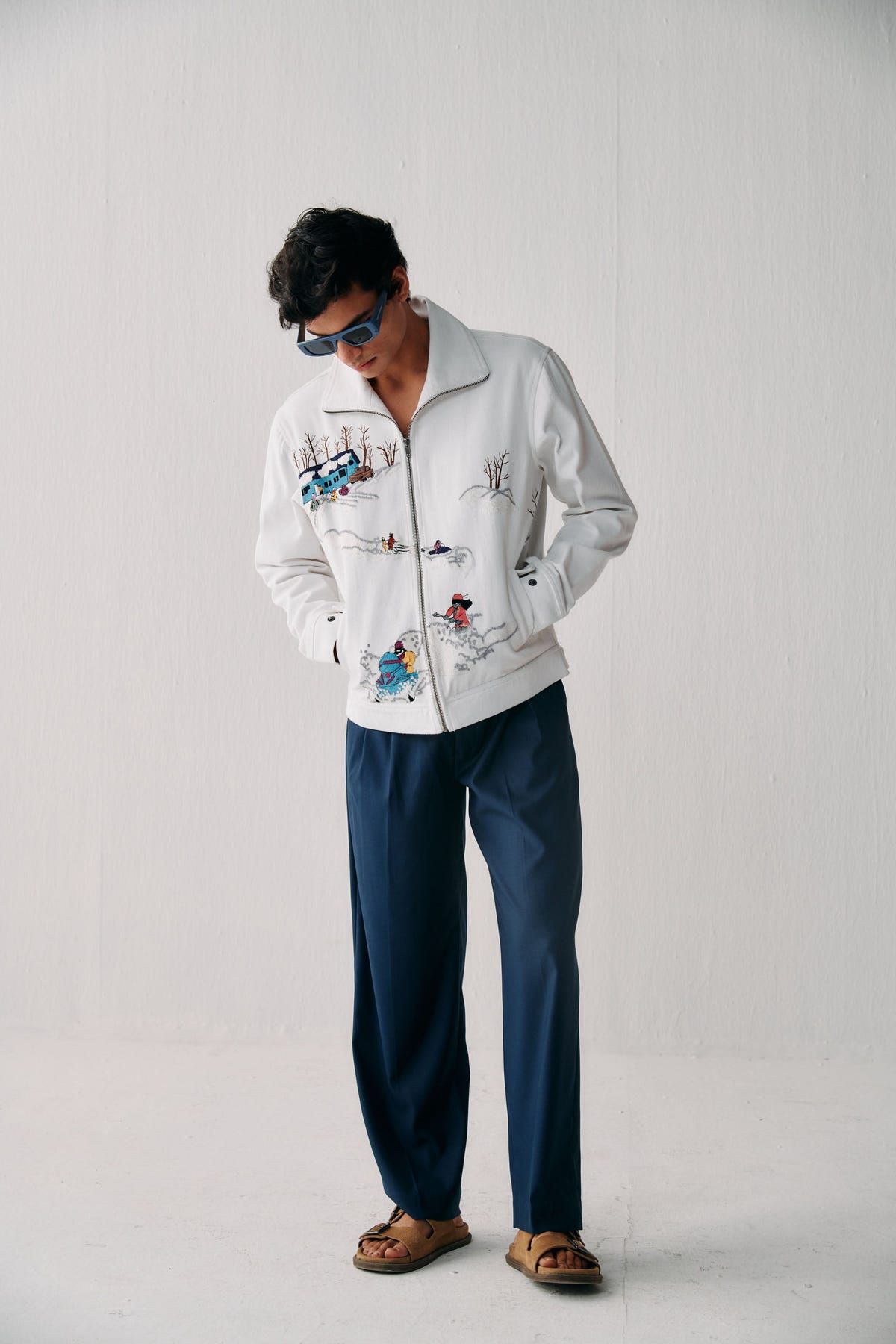 "Aprés ski" embroidered zip up jacket - image 3