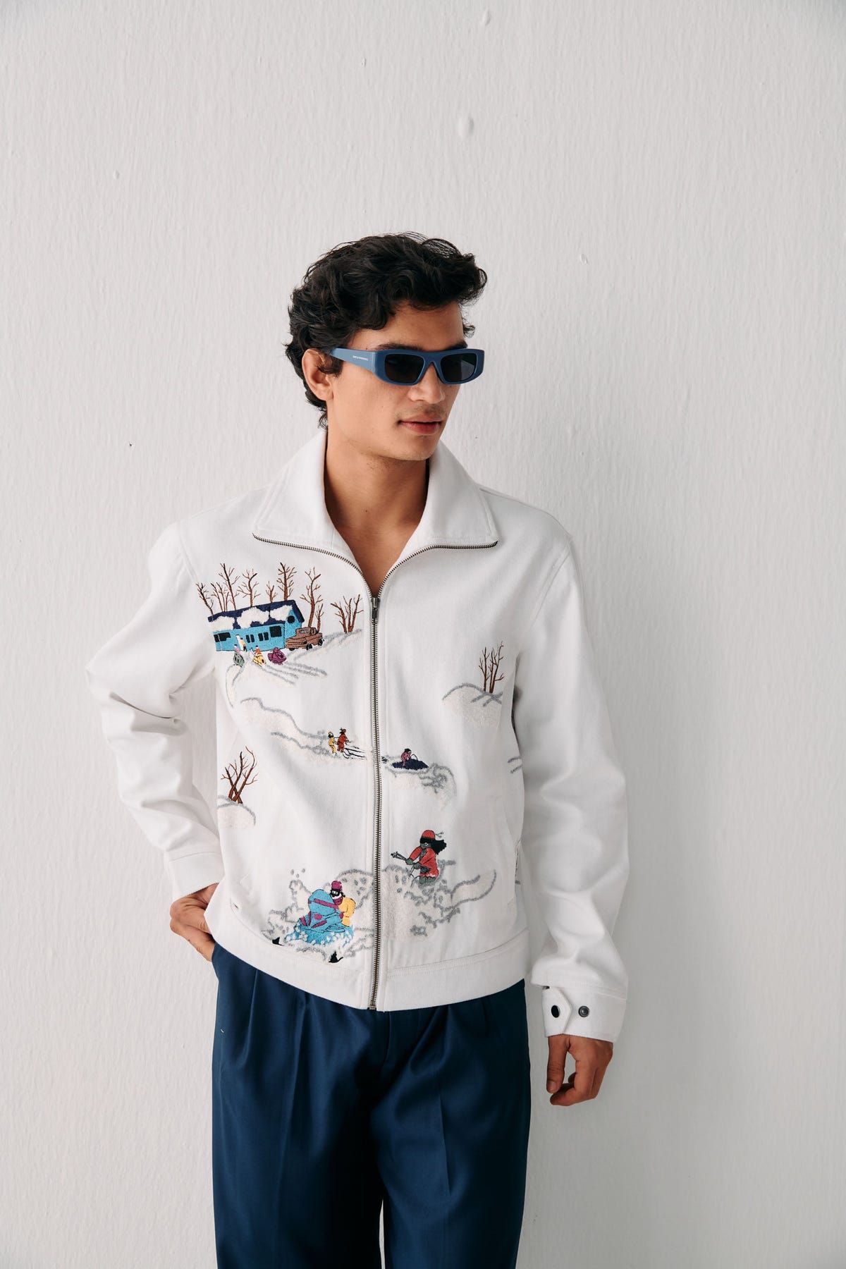 "Aprés ski" embroidered zip up jacket - image 7