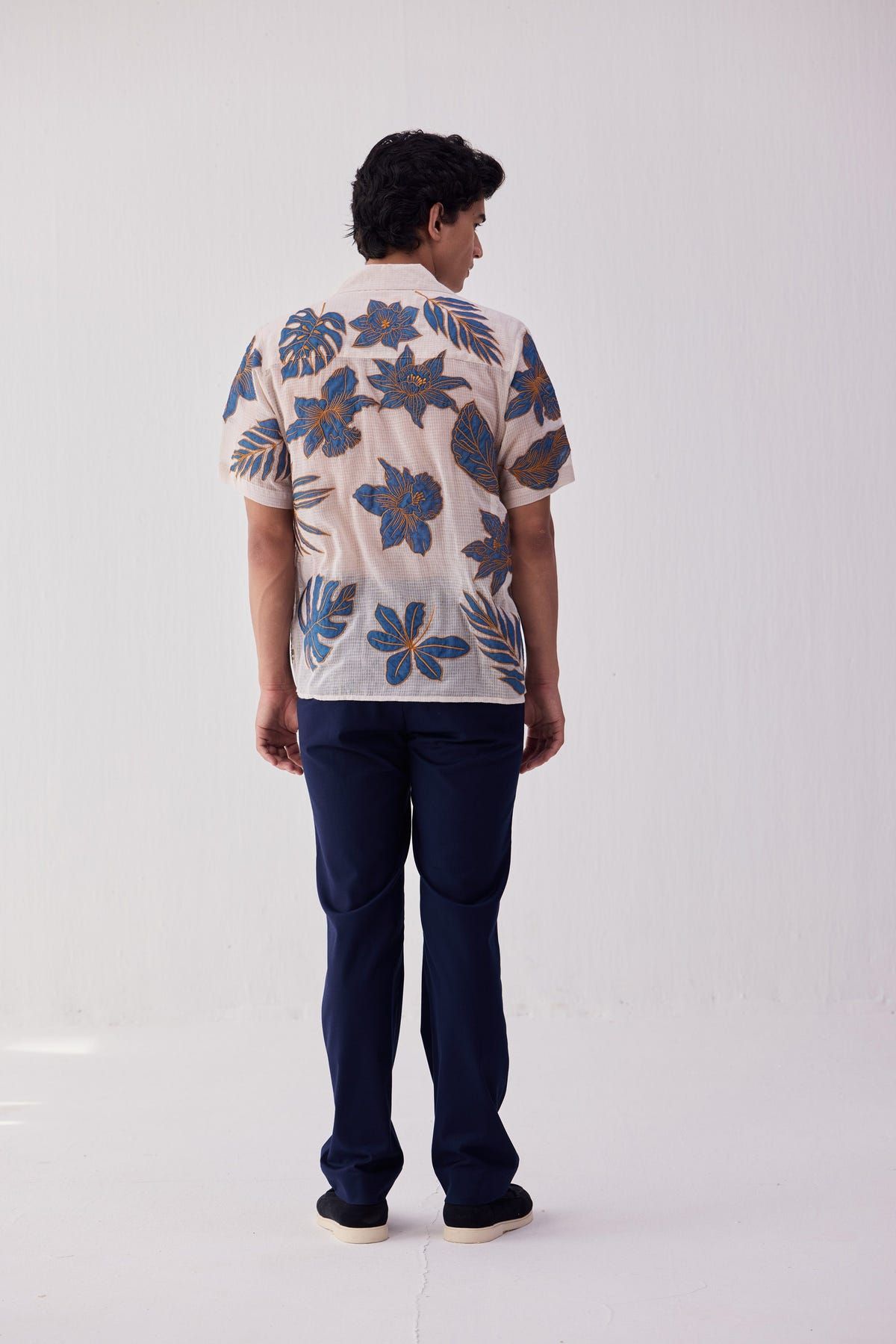 Blue floral appliqué shirt - image 6