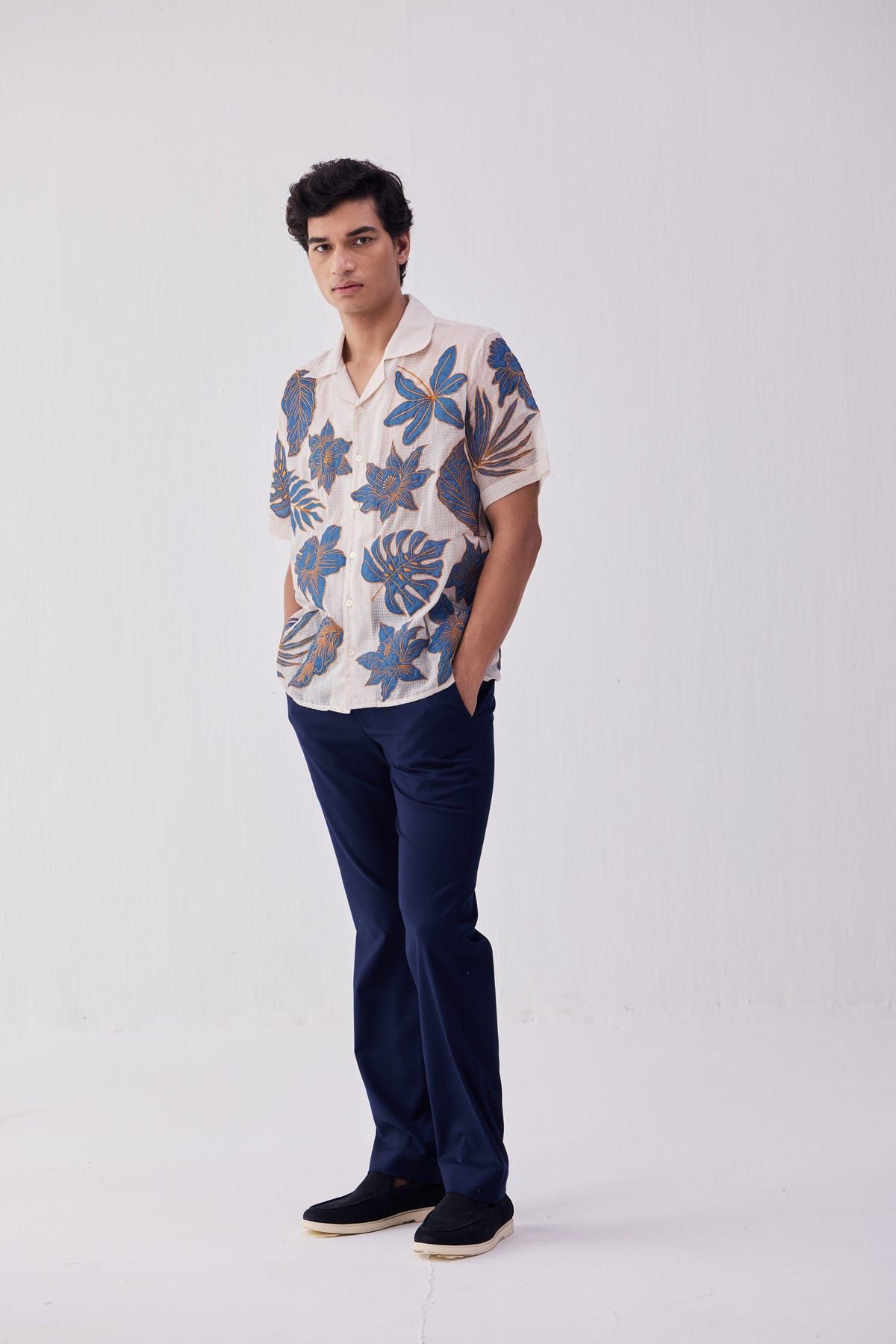 Blue floral appliqué shirt - image 7